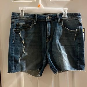 Universal thread, mid rise, boyfriend shorts, size 12